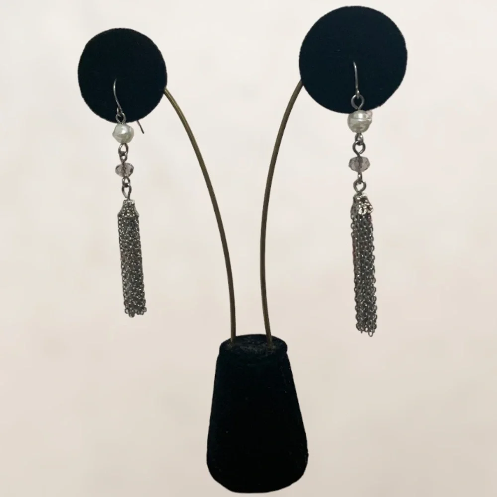 Beaded dangling chain earrings